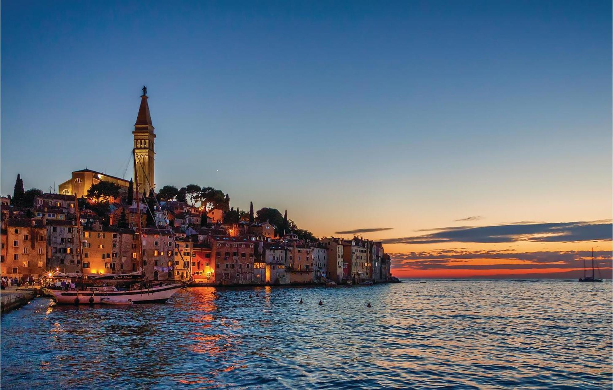 Gorgeous Home In Rovinj With Wifi Exterior photo